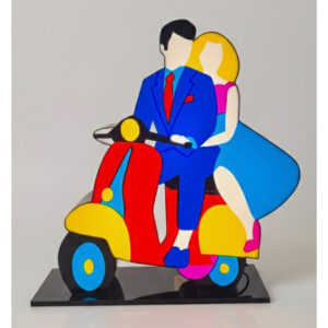 Marco Lodola Coppia in vespa scultura luminosa